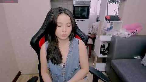 Snapshot of aya_moon chatting on 10.06.25 Aya Moon online show from 10.06.25