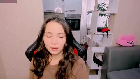 Snapshot of aya_moon chatting on 10.17.25 Aya Moon online show from 10.17.25