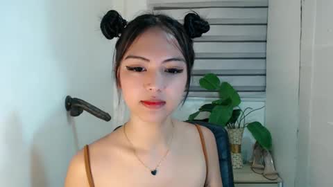 ayalvrs18 online show from 02.14.25