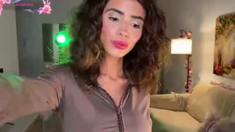 Snapshot of ayanalys chatting on 06.24.26 Alya online show from 06.24.26