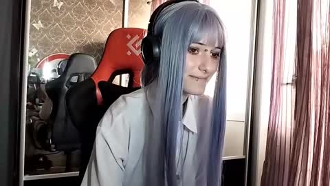 Snapshot of ayannapoellinetz chatting on 09.11.25 Eva online show from 09.11.25