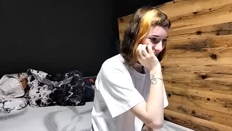 Snapshot of ayannapoellinetz chatting on 10.06.25 Eva online show from 10.06.25