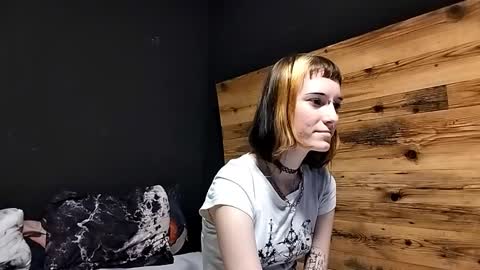 Snapshot of ayannapoellinetz chatting on 10.07.25 Eva online show from 10.07.25