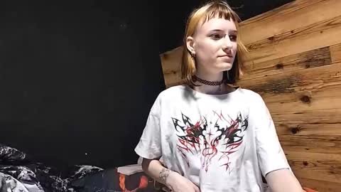 Snapshot of ayannapoellinetz chatting on 10.17.25 Eva online show from 10.17.25