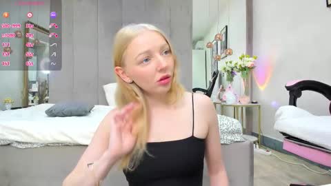 SundyRose online show from 11.24.25