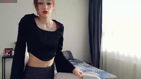 Snapshot of ayehoney chatting on 08.08.26 Hailey Wellington online show from 08.08.26