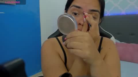 Snapshot of ayla13_ chatting on 09.27.25 Alyda Jaramillo online show from 09.27.25