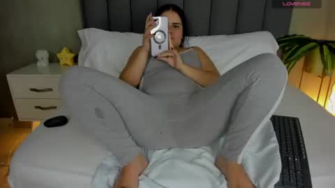 Alyda Jaramillo online show from 07.06.26