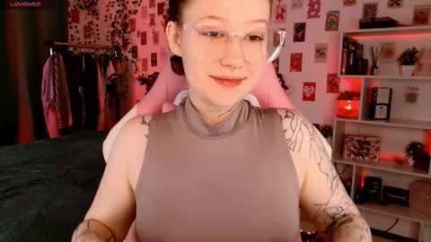 Snapshot of ayla_hill chatting on 10.12.25 Ayla hill online show from 10.12.25