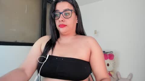 SandyMODELINDEPENDIENT online show from 02.17.25