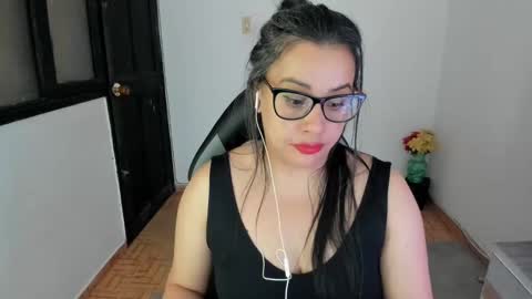 SandyMODELINDEPENDIENT online show from 03.04.25