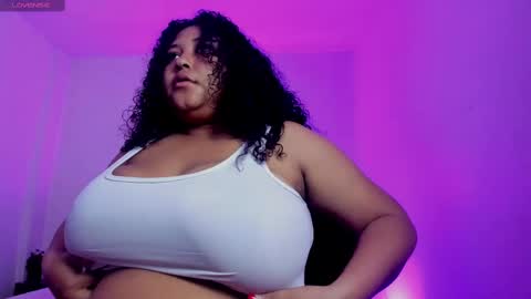 Snapshot of ayliinn_ chatting on 10.14.25 Ayliinn online show from 10.14.25