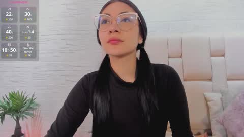 ayllin  online show from 11.20.25