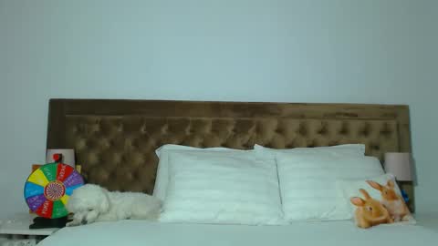 Aylin online show from 10.31.25