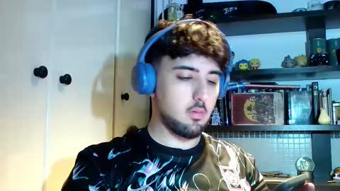 Snapshot of aymimadrdelbich0 chatting on 09.12.25 ApoloArt online show from 09.12.25