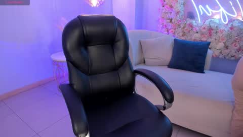 Ayshel online show from 10.10.25