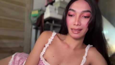 Snapshot of azalea_cum69 chatting on 04.23.26 azalea_cum69 online show from 04.23.26