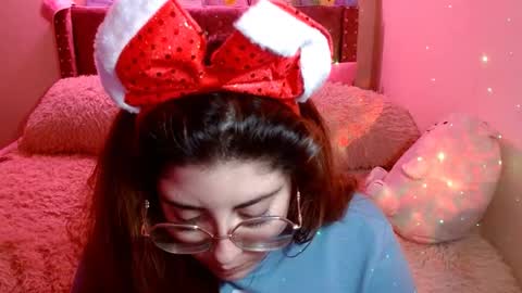 Snapshot of azamy_12 chatting on 12.10.24 Amanda online show from 12.10.24