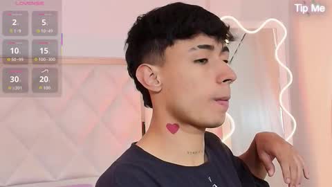 aziel_tay online show from 10.25.25