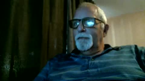 Snapshot of azjohnny chatting on 11.17.25 azjohnny online show from 11.17.25