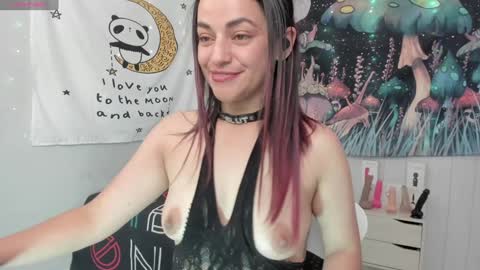 Azucena R online show from 01.20.25