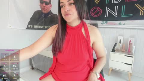 Azucena R online show from 02.04.25