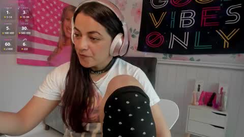 Azucena R online show from 10.30.25