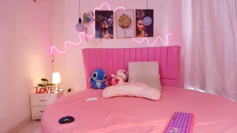 Snapshot of azul_horny chatting on 11.24.25 PRINCESS AZUL. online show from 11.24.25