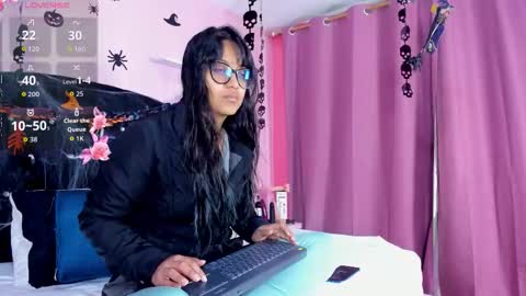 Snapshot of azul_moonn chatting on 10.26.25 azul_moonn online show from 10.26.25
