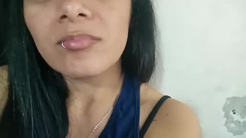 Snapshot of azura_lion chatting on 04.19.26 azura lion online show from 04.19.26