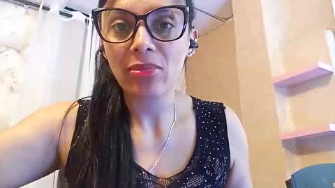 Snapshot of azura_lion chatting on 04.24.26 azura lion online show from 04.24.26