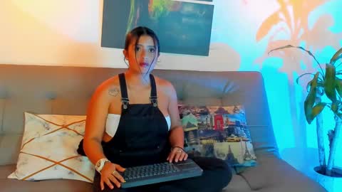 Azuraby online show from 02.04.25