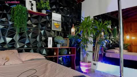 Azuraby online show from 10.08.25