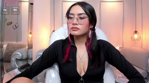 Azura online show from 12.10.24