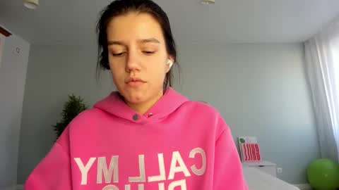 Monica online show from 09.20.25