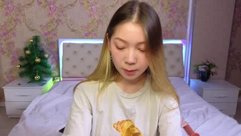 Snapshot of babby_rabbit_ chatting on 01.03.25 Cute Raby online show from 01.03.25