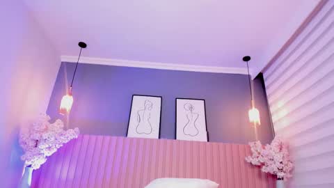 babe_sophiee online show from 10.18.25