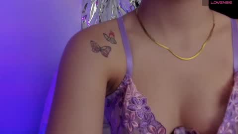 Snapshot of babeblair chatting on 10.04.25 Queen B online show from 10.04.25