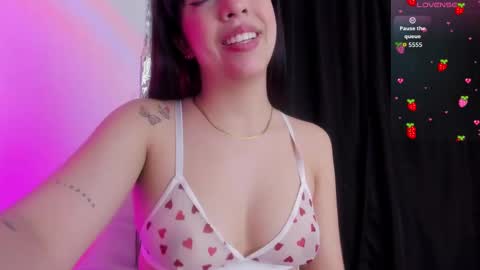 Snapshot of babeblair chatting on 10.06.25 Queen B online show from 10.06.25