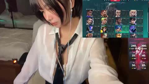 Snapshot of babiej_ chatting on 10.22.25 Jialyn online show from 10.22.25