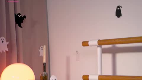 Snapshot of baby_bub chatting on 10.19.25 Cristy online show from 10.19.25