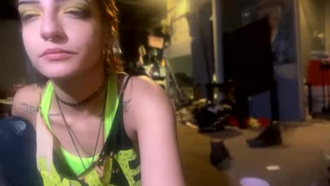 Snapshot of baby_buddha chatting on 01.10.25 baby buddha  online show from 01.10.25