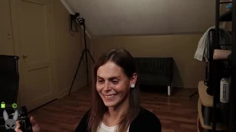 Beccy online show from 09.21.25