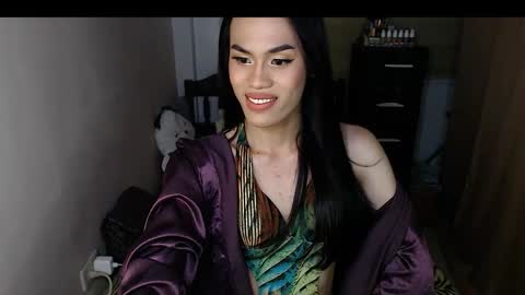 Snapshot of baby_fu chatting on 10.20.25 Nathalia online show from 10.20.25