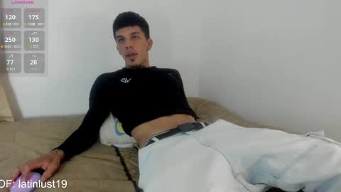 Snapshot of baby_gio chatting on 06.07.26 OF GxoXabs online show from 06.07.26