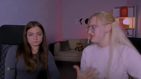 Snapshot of baby_hotte chatting on 11.04.25 baby online show from 11.04.25