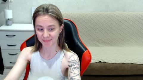 baby_kitte online show from 10.12.25