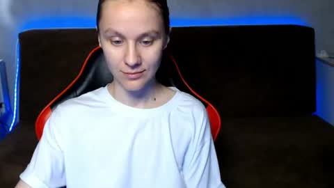 Snapshot of baby_kitte chatting on 06.19.26 baby_kitte online show from 06.19.26