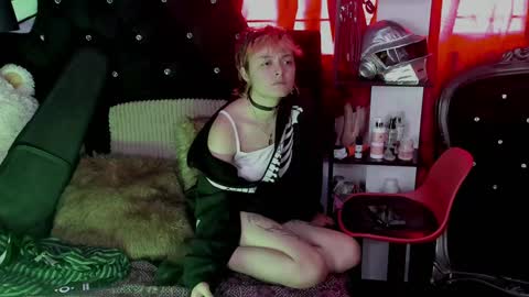 baby_punkk online show from 01.16.25