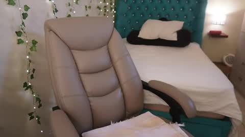 Instagram  online show from 12.19.25